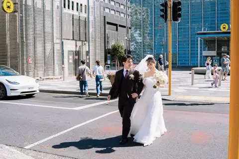 Amanda and bryans auckland city wedding portraits in britomart