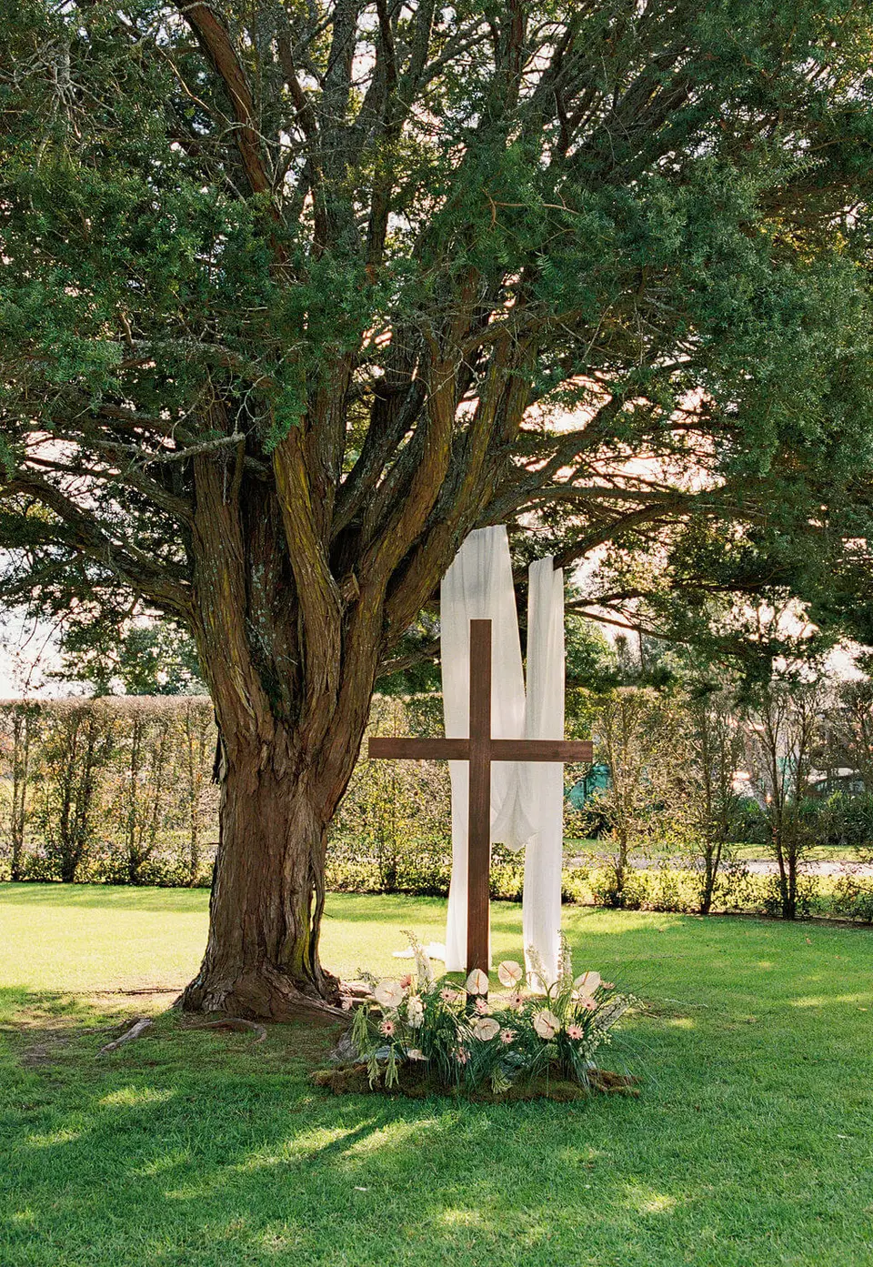 Wedding florals at Allely Estate by Willow & Peony