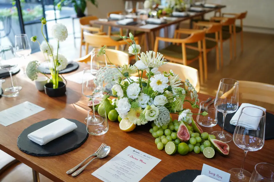 Shopify x Moustache Republic - E-commerce Leadership Dinner — florals by Willow & Peony