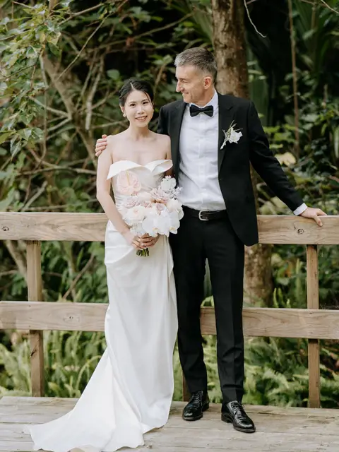 Romantic ceremony flowers